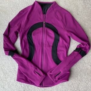 Ladies size small lulu lemon jacket perfect condition